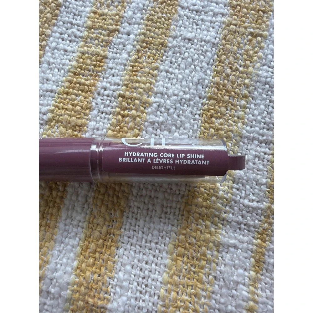 NEWe.l.f. Hydrating Core Lip Shine, Conditioning Nourishing Lip Balm, Delightful